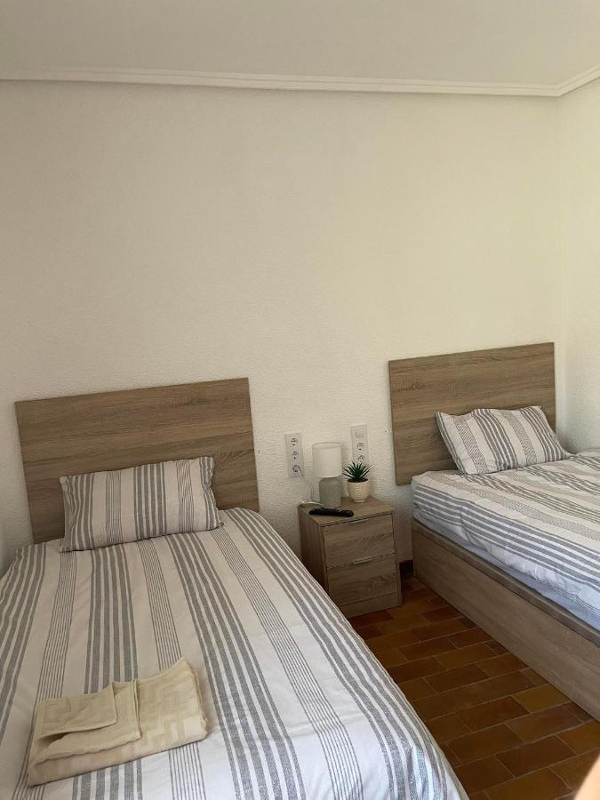Djm Palms - Shared Casa Rural - Casa Rural Compartida - No Es Una Casa Privada Ayora Luaran gambar