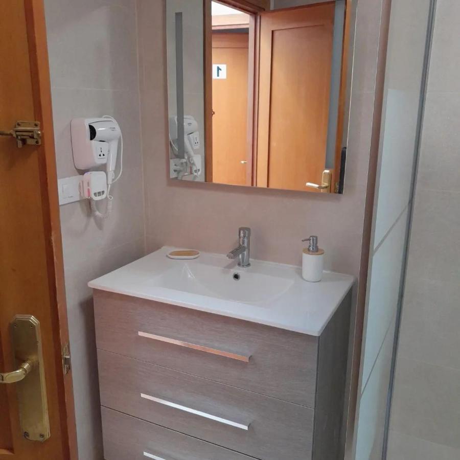 Djm Palms - Shared Casa Rural - Casa Rural Compartida - No Es Una Casa Privada Ayora Luaran gambar